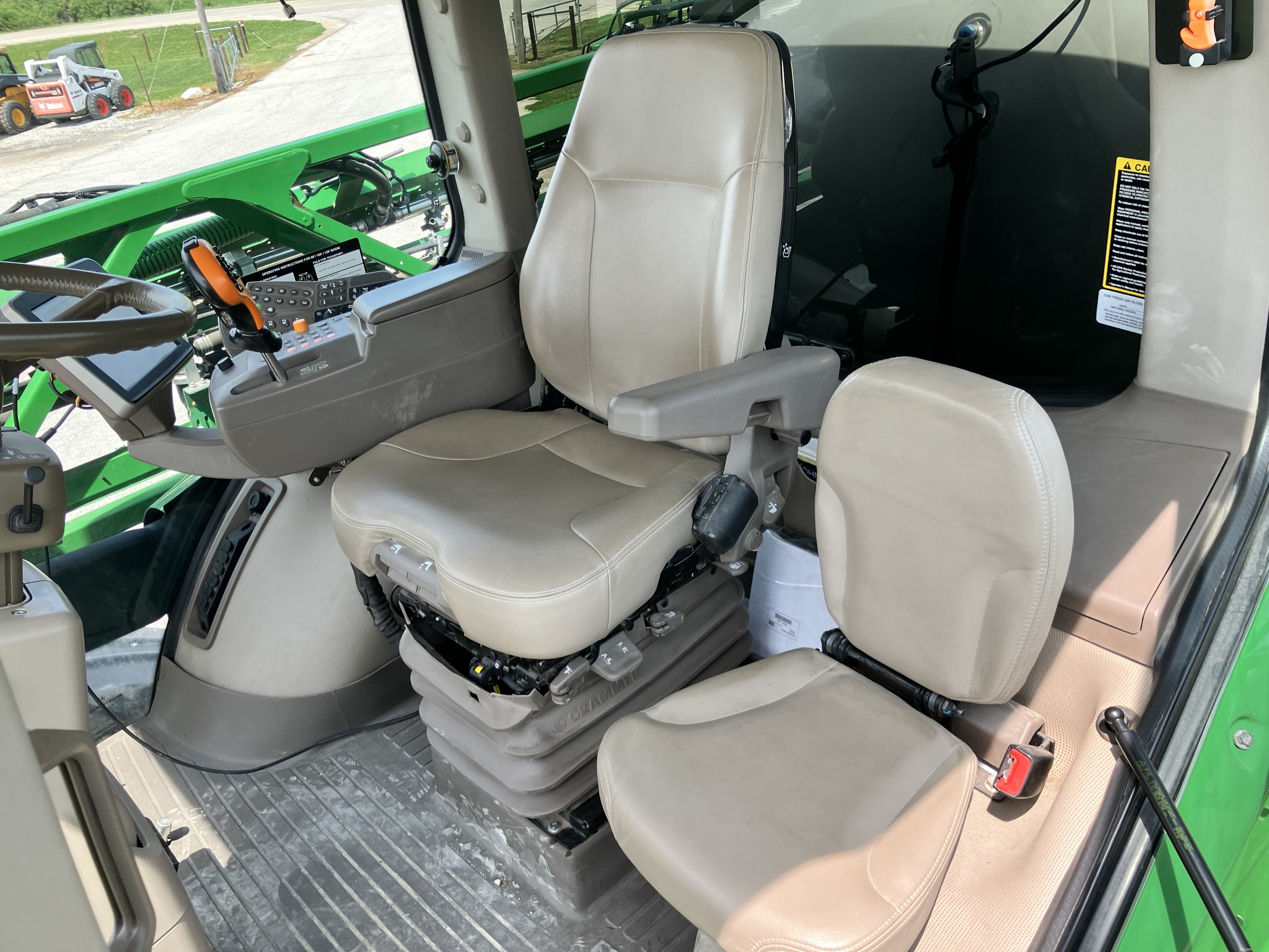 2017 John Deere R4045 Image 9