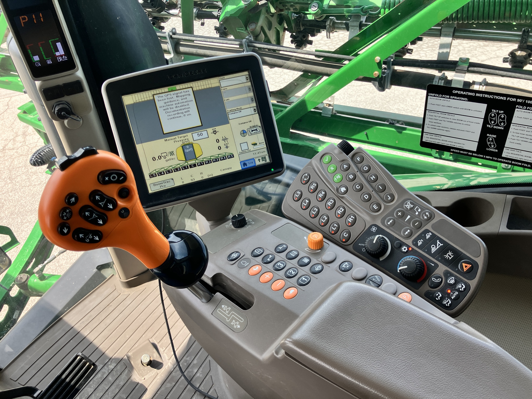 2017 John Deere R4045 Image 12