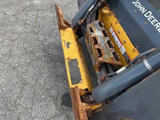 2023 John Deere 324G at Heritage Tractor in Smithville, MO