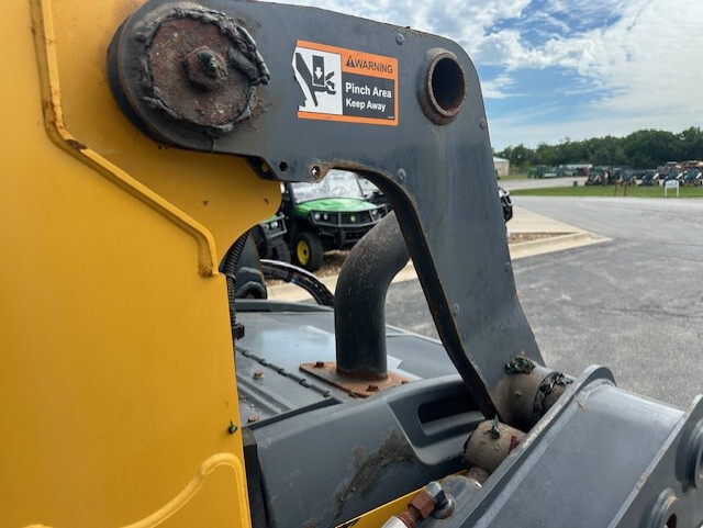  2023 John Deere 324G at Heritage Tractor in Smithville, MO