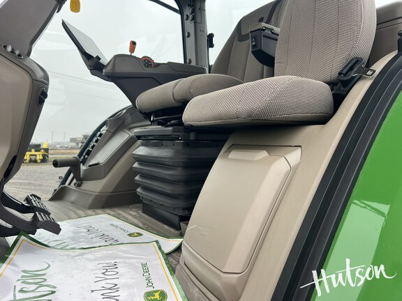 Photo of 2024 John Deere 8R 340