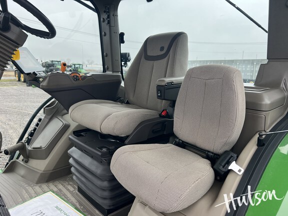 Photo of 2024 John Deere 8R 340