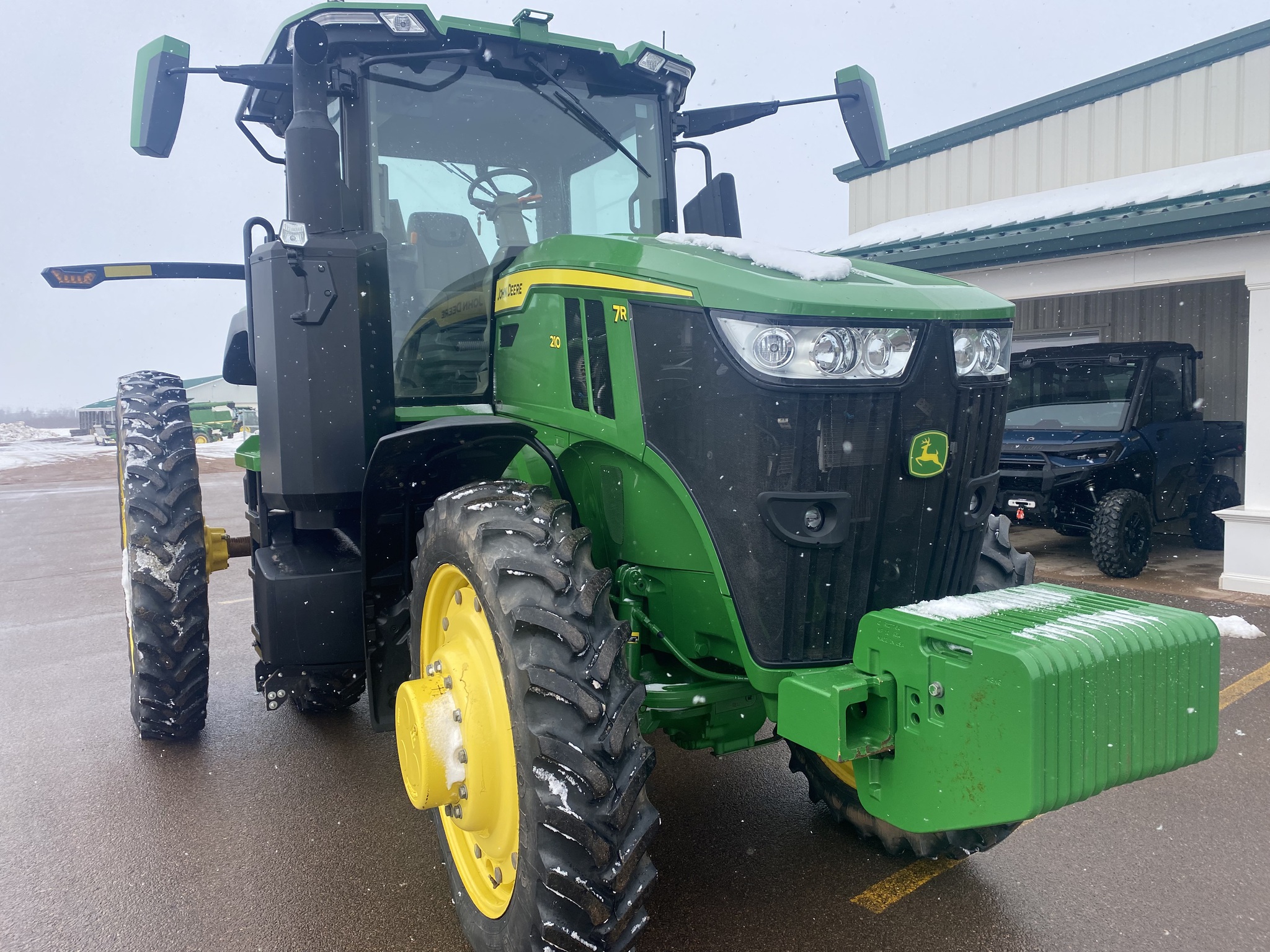 2023 John Deere 7R 210 Image 2
