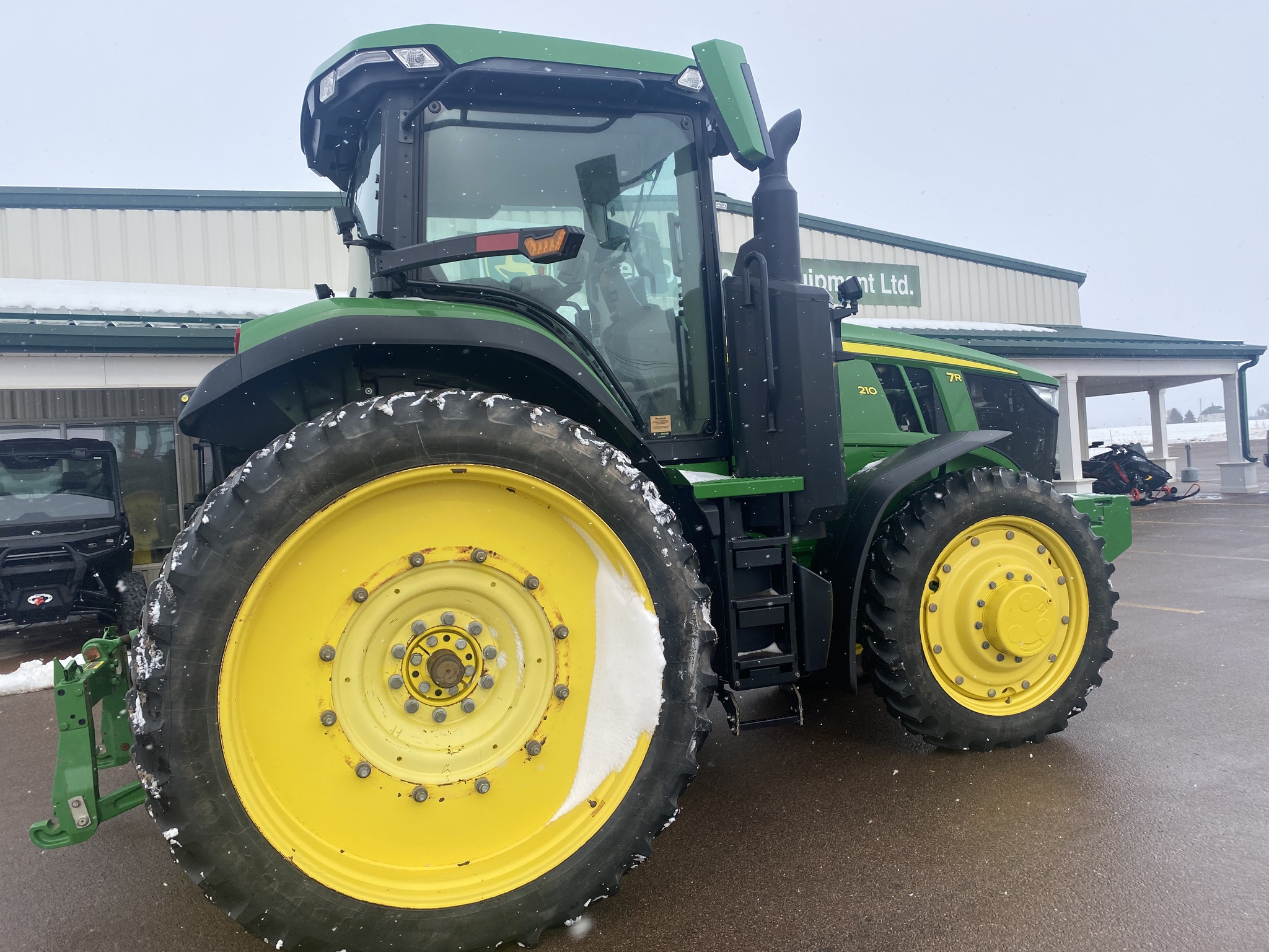 2023 John Deere 7R 210 Image 3