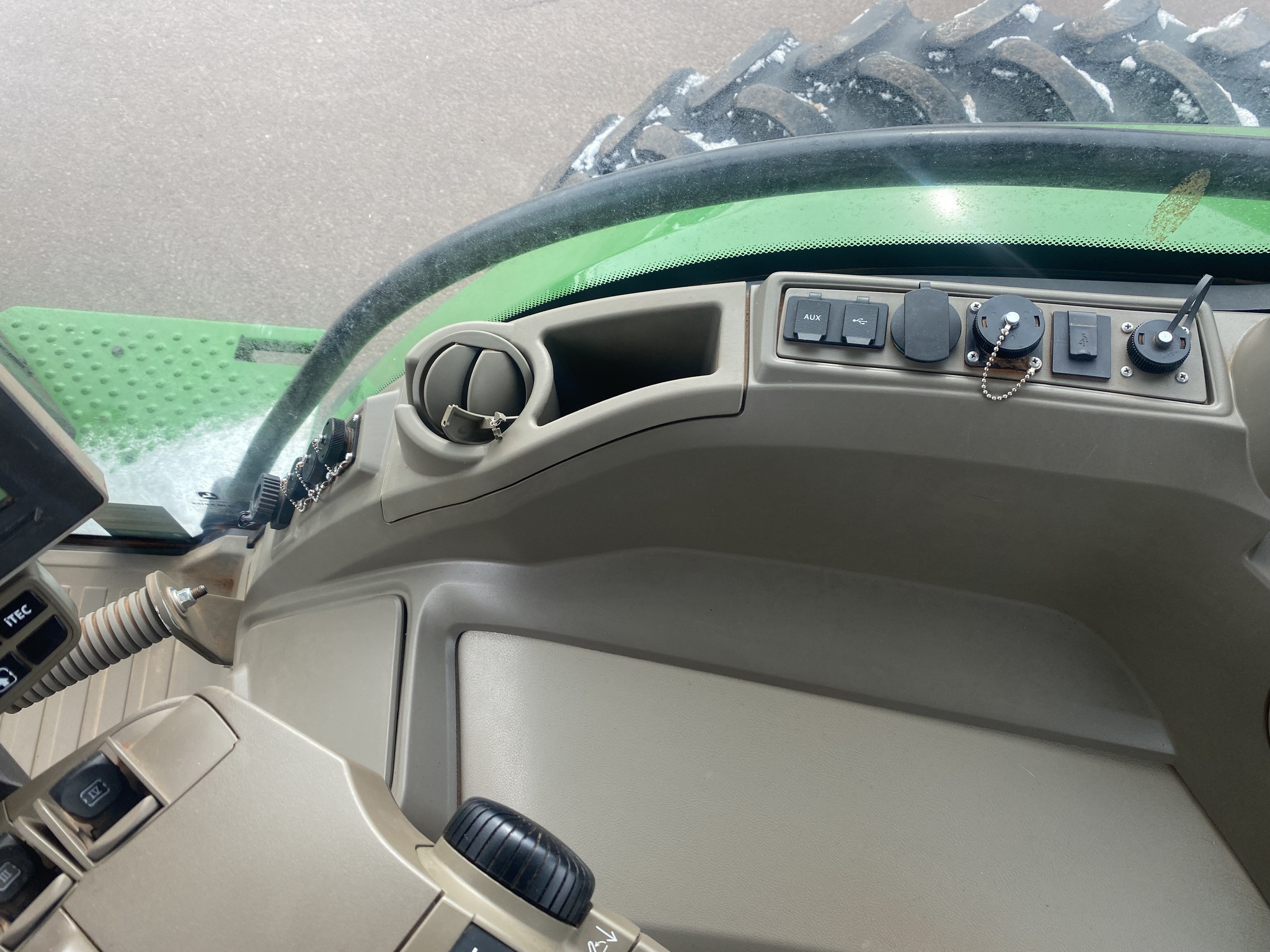 2023 John Deere 7R 210 Image 8