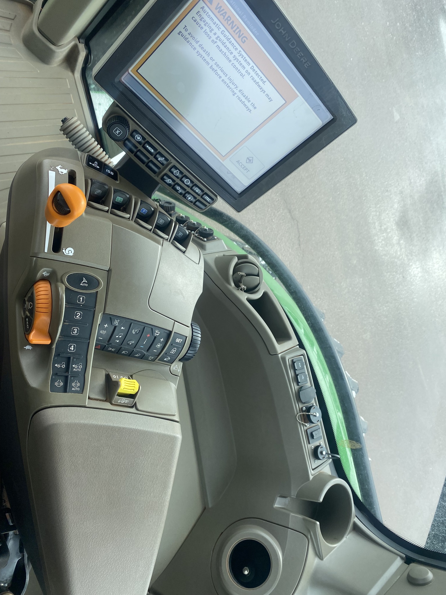 2023 John Deere 7R 210 Image 7