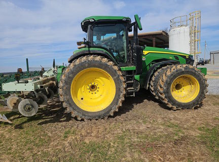 2024 John Deere 8R 310 Photo 2