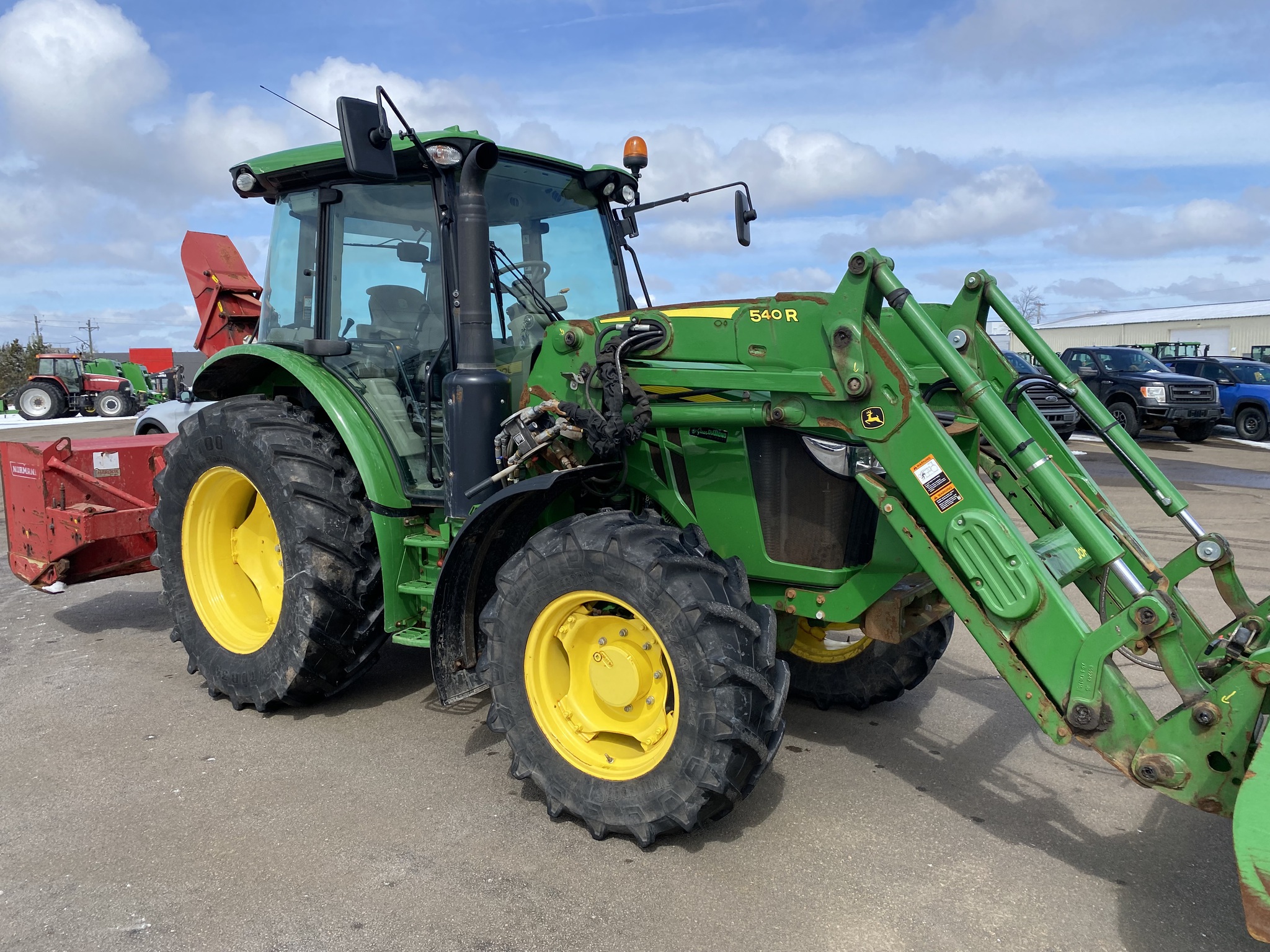 2020 John Deere 5125R Image 1