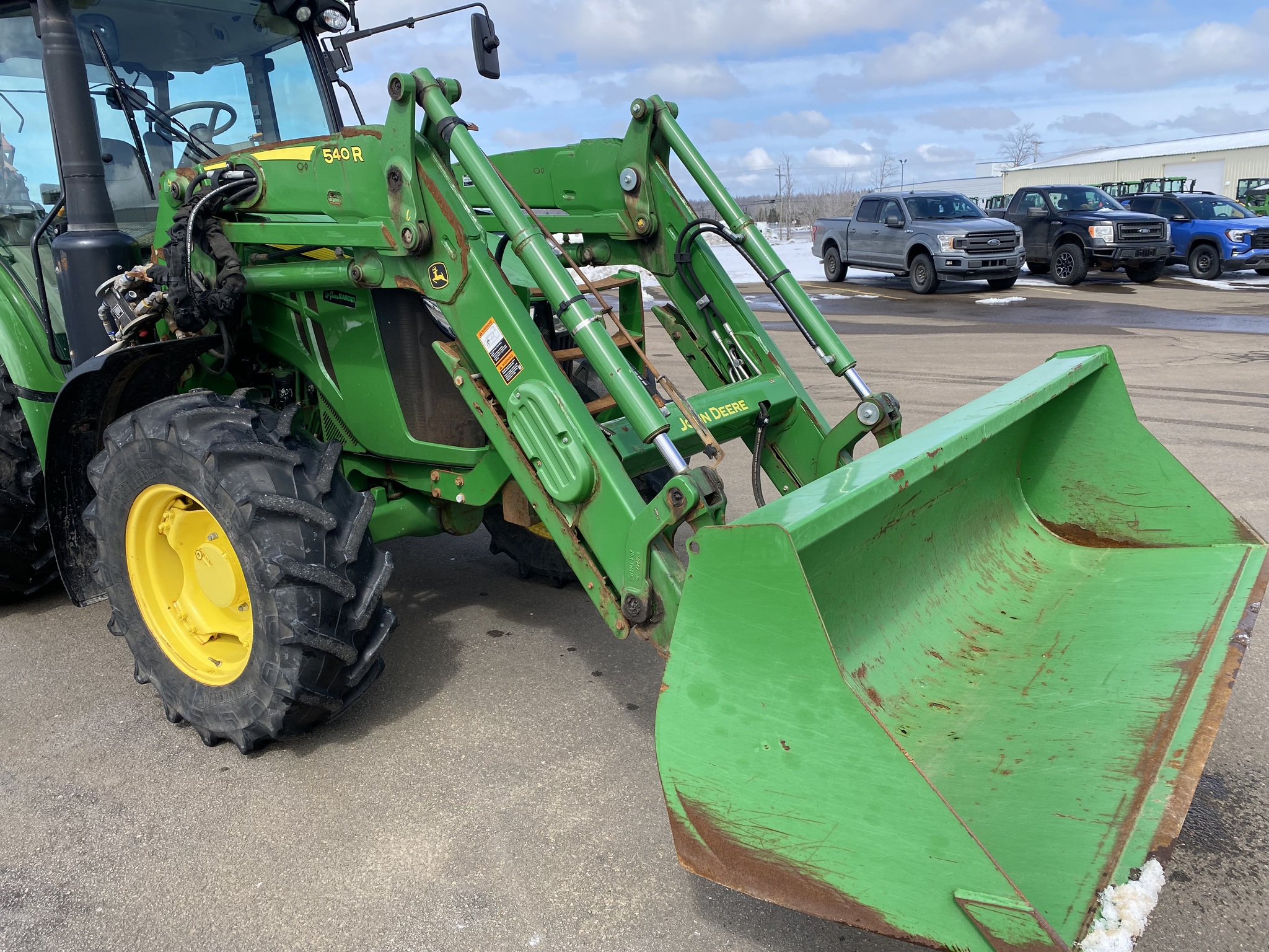 2020 John Deere 5125R Image 25