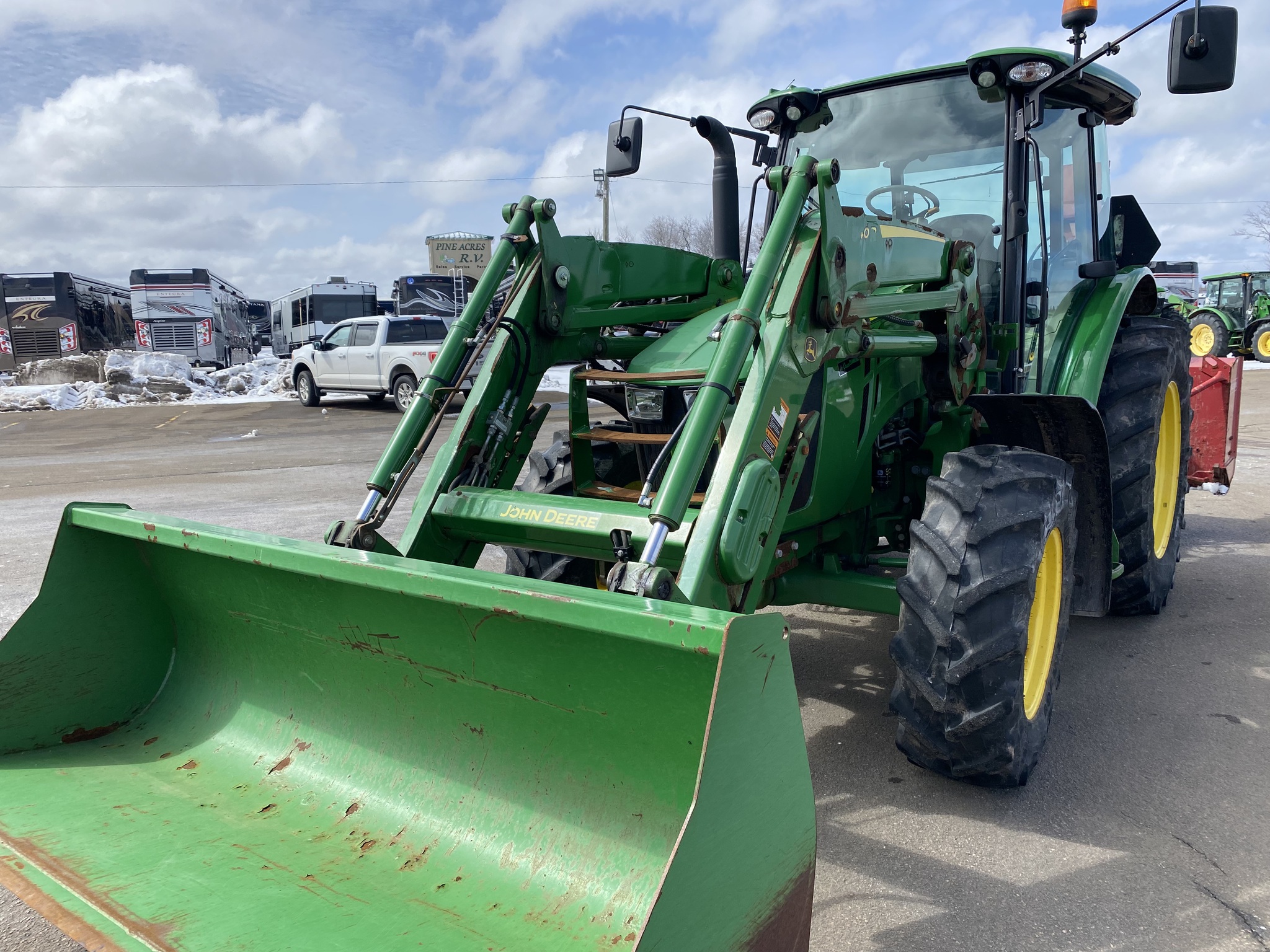 2020 John Deere 5125R Image 21