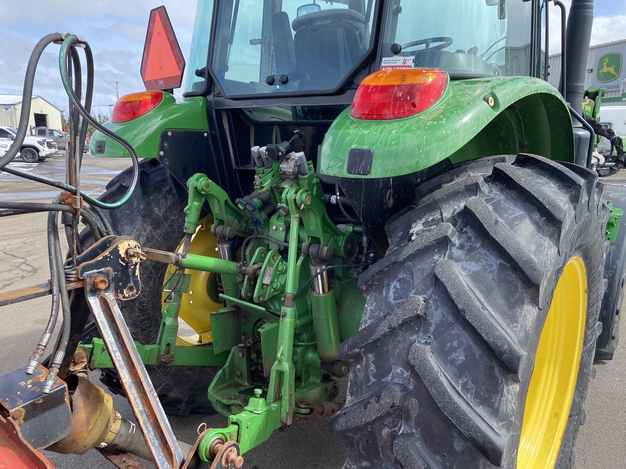 2020 John Deere 5125R Image 19