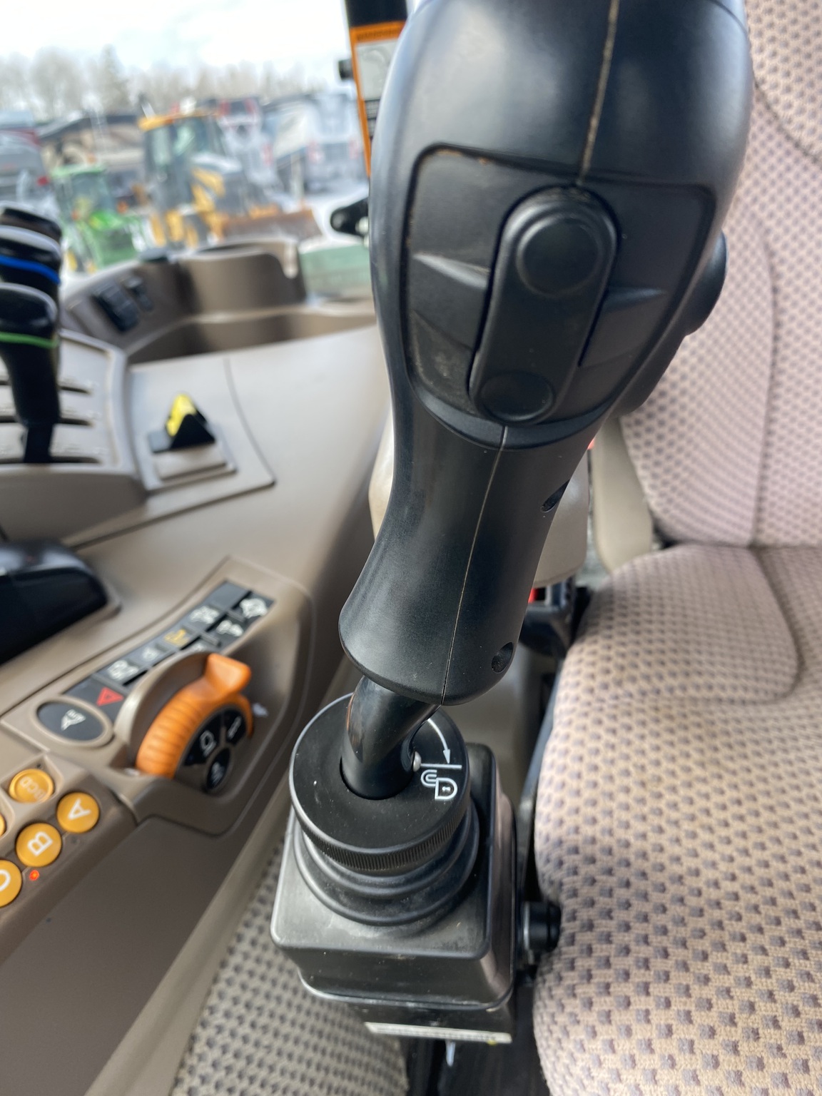 2020 John Deere 5125R Image 10