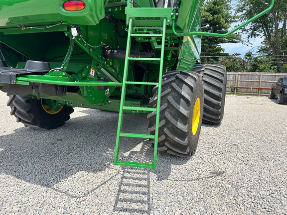 2023 John-Deere S760