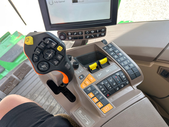 2023 John-Deere S760