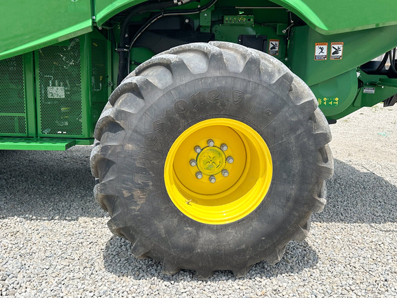2023 John-Deere S760