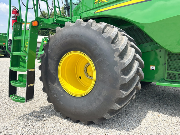 2023 John-Deere S760