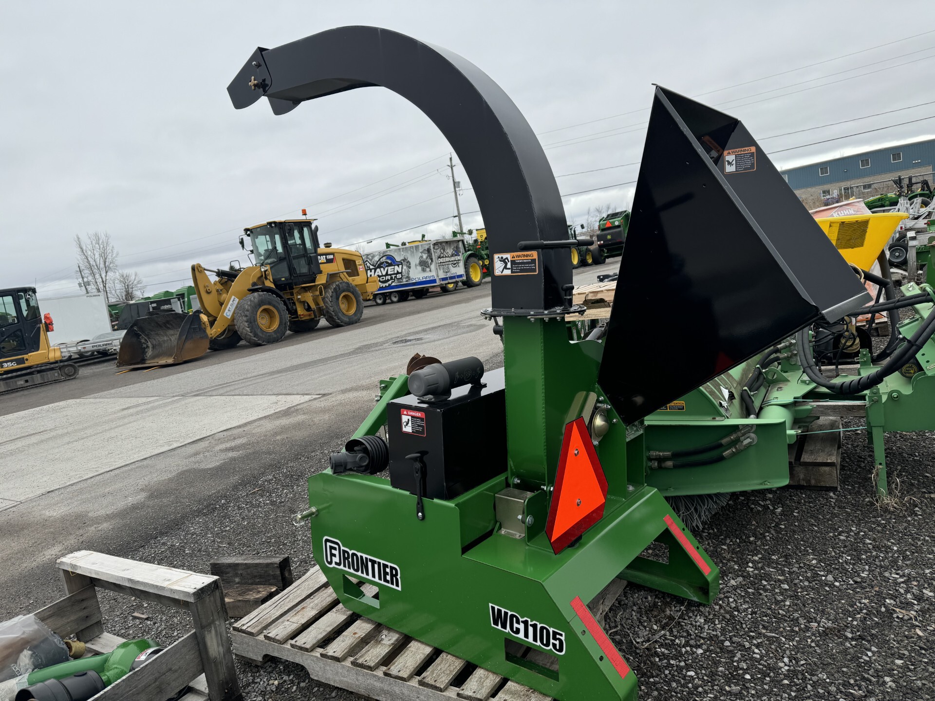 2020 John Deere WC1105 WOOD CHIPPER Image 1