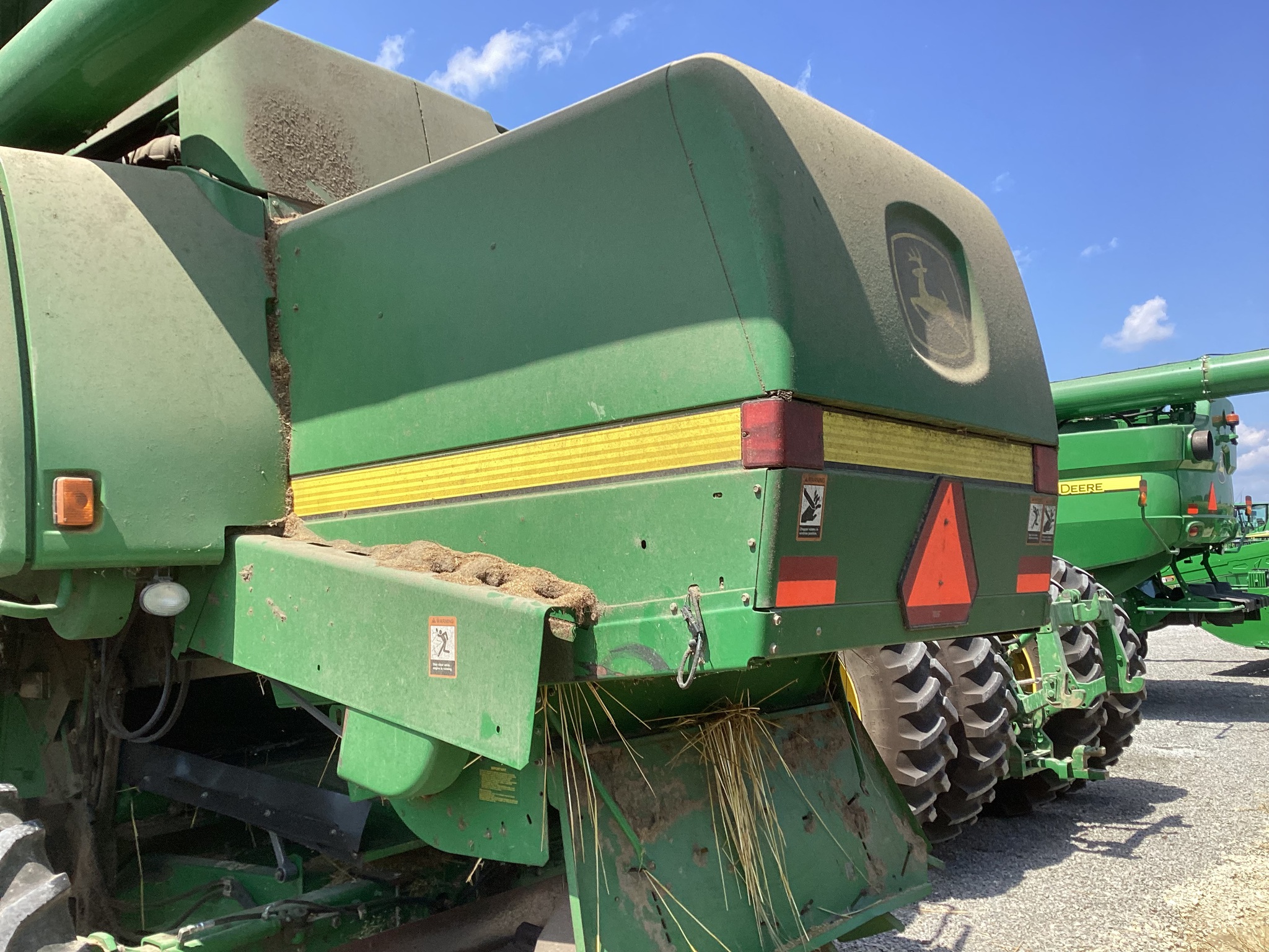 2004 John Deere 9560W Image 13