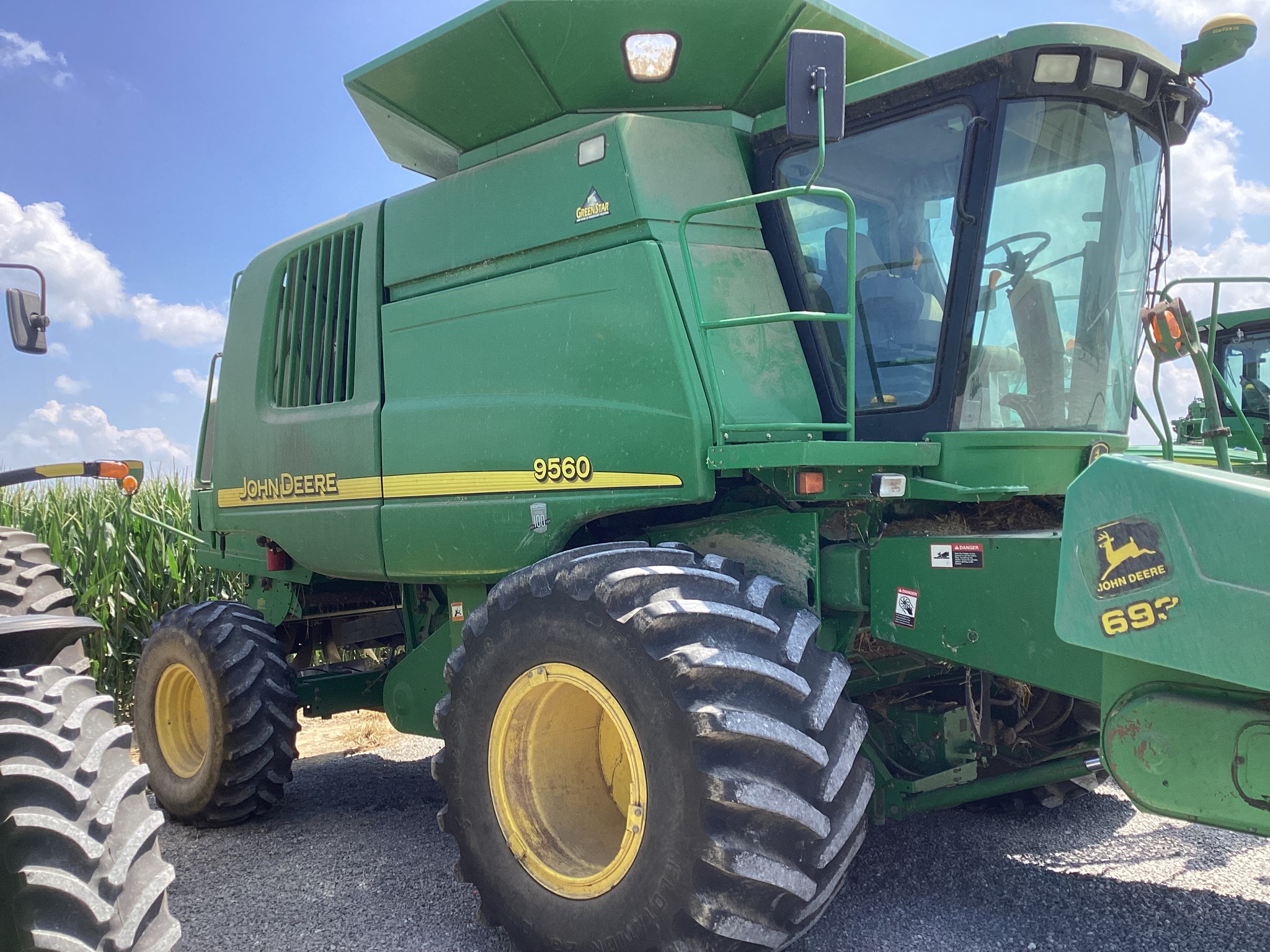 2004 John Deere 9560W Image 2