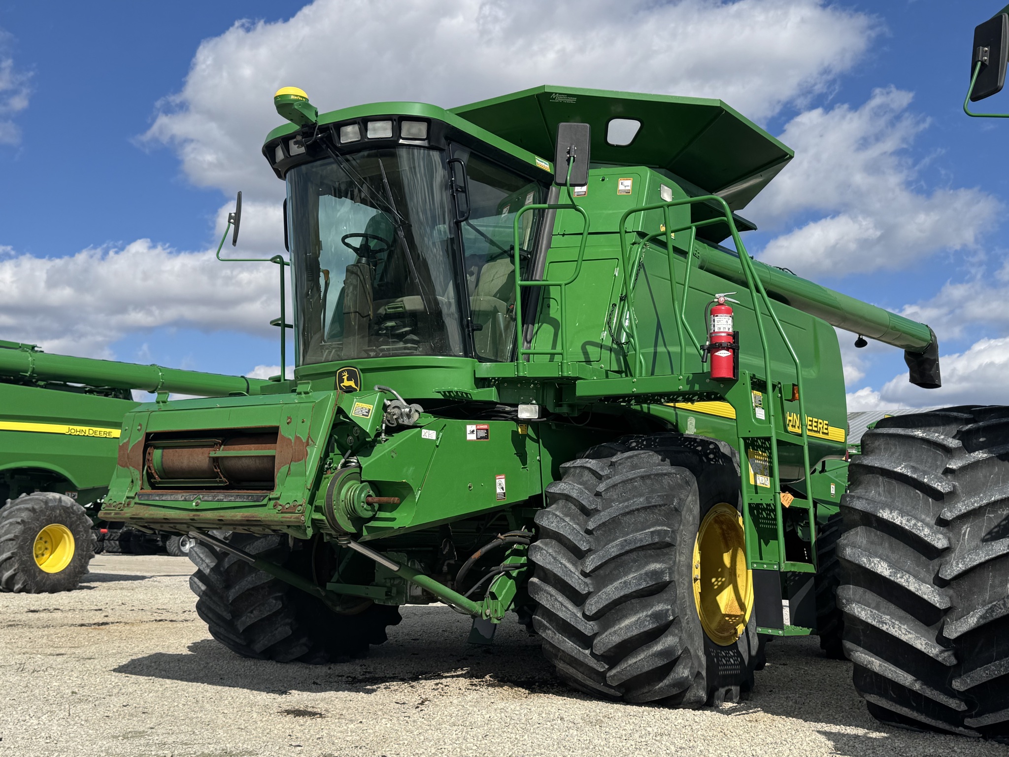 2004 John Deere 9560W Image 1