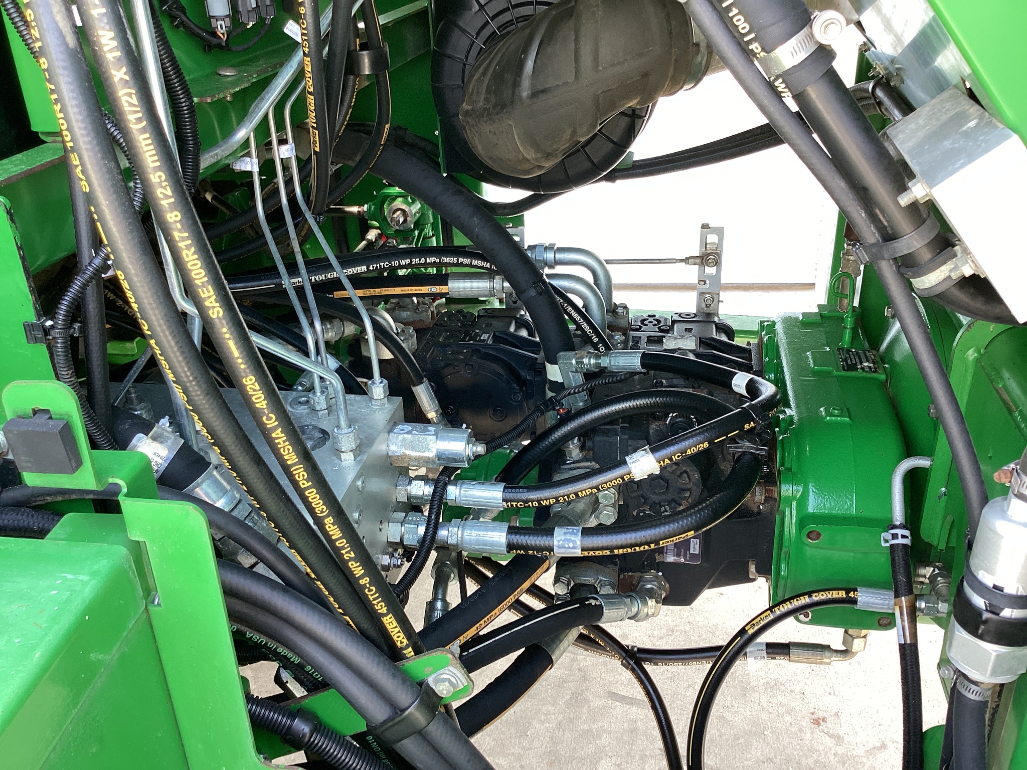 2016 John Deere W235 Image 26