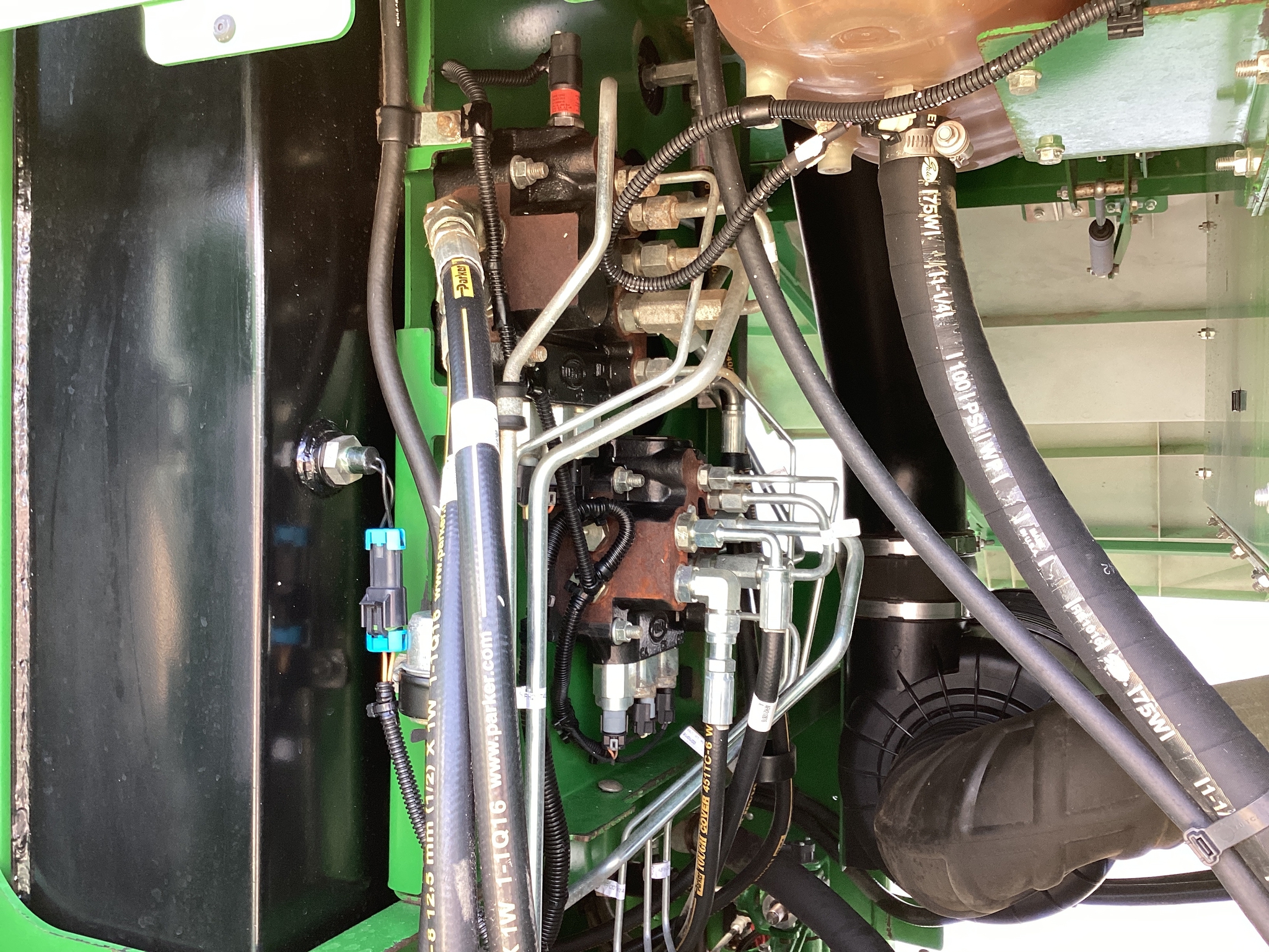 2016 John Deere W235 Image 28