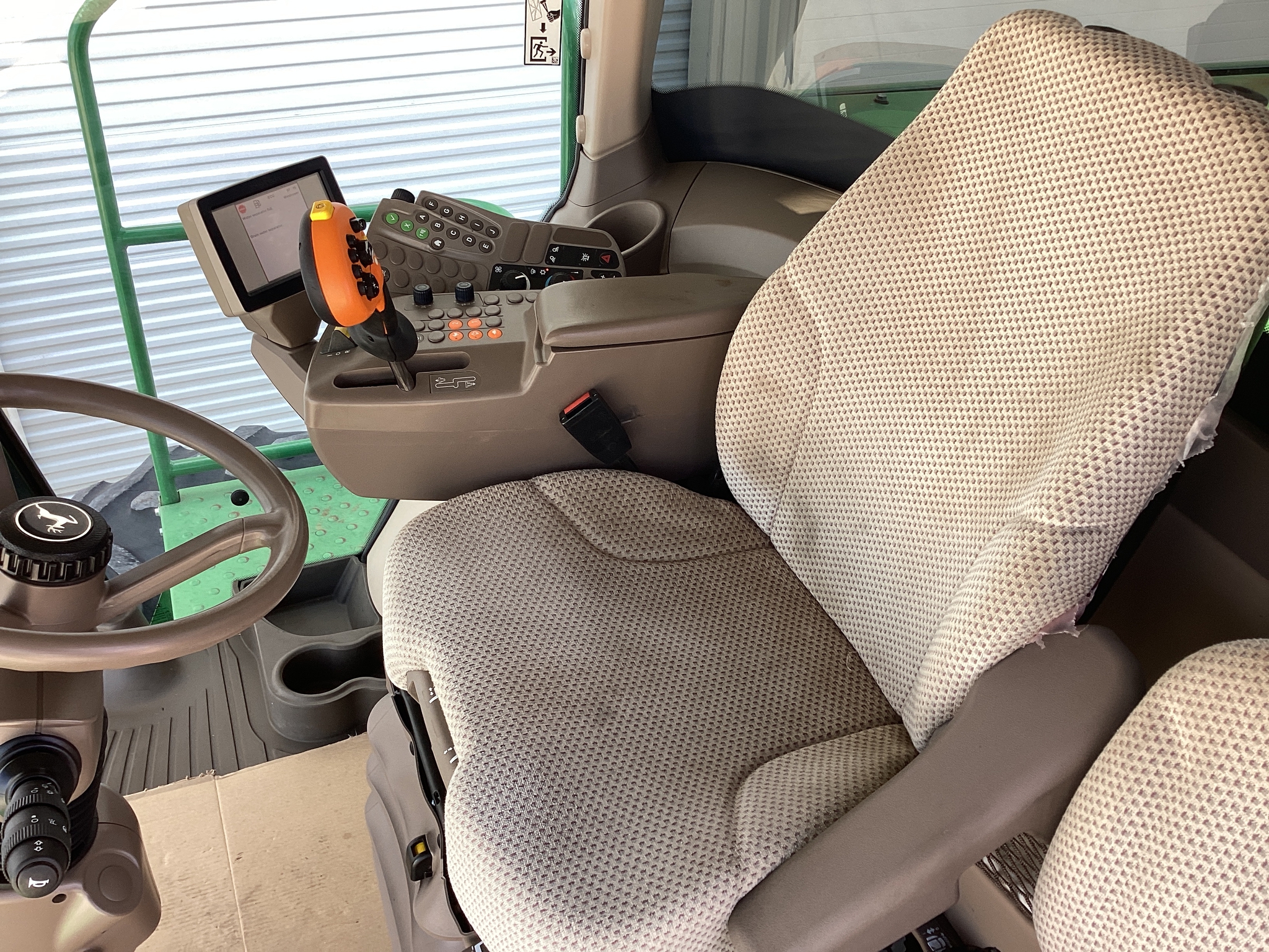 2016 John Deere W235 Image 20