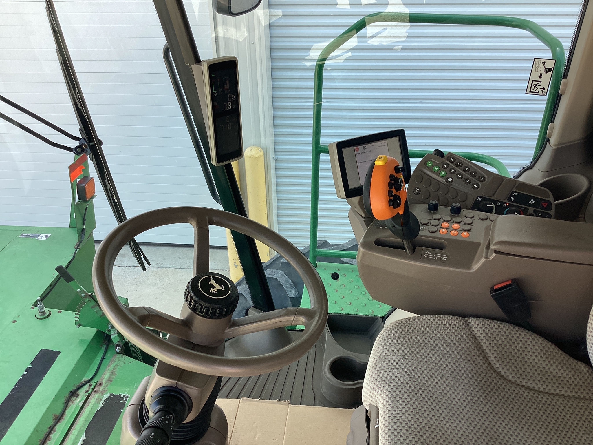 2016 John Deere W235 Image 19