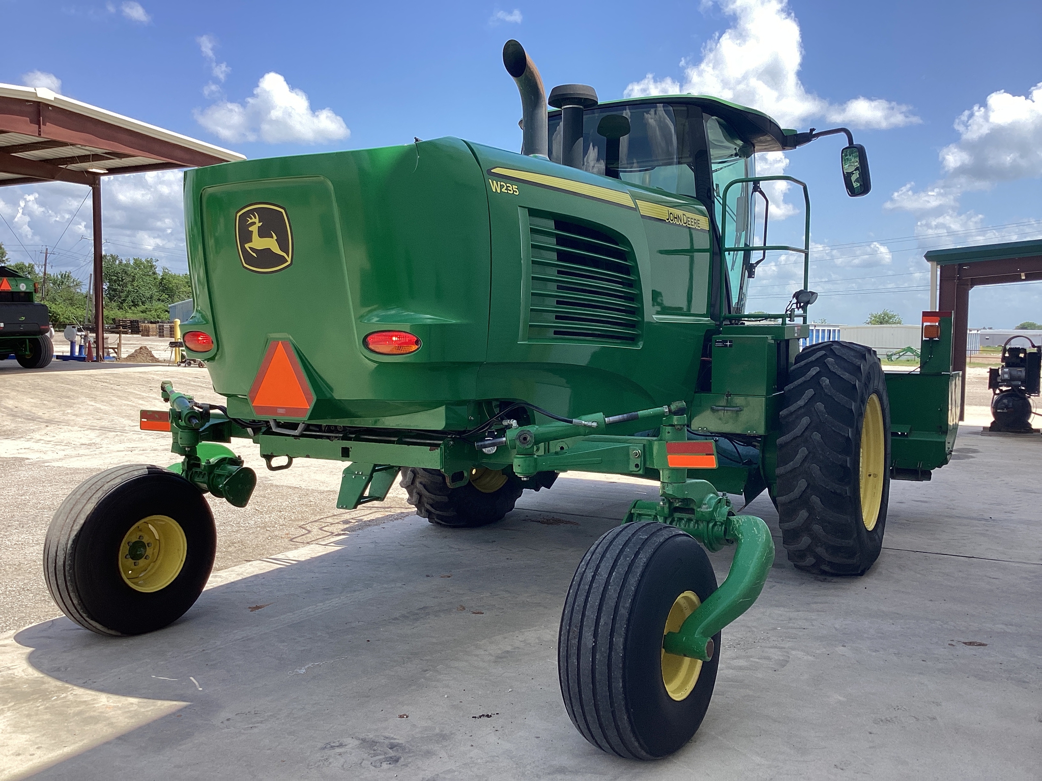 2016 John Deere W235 Image 6