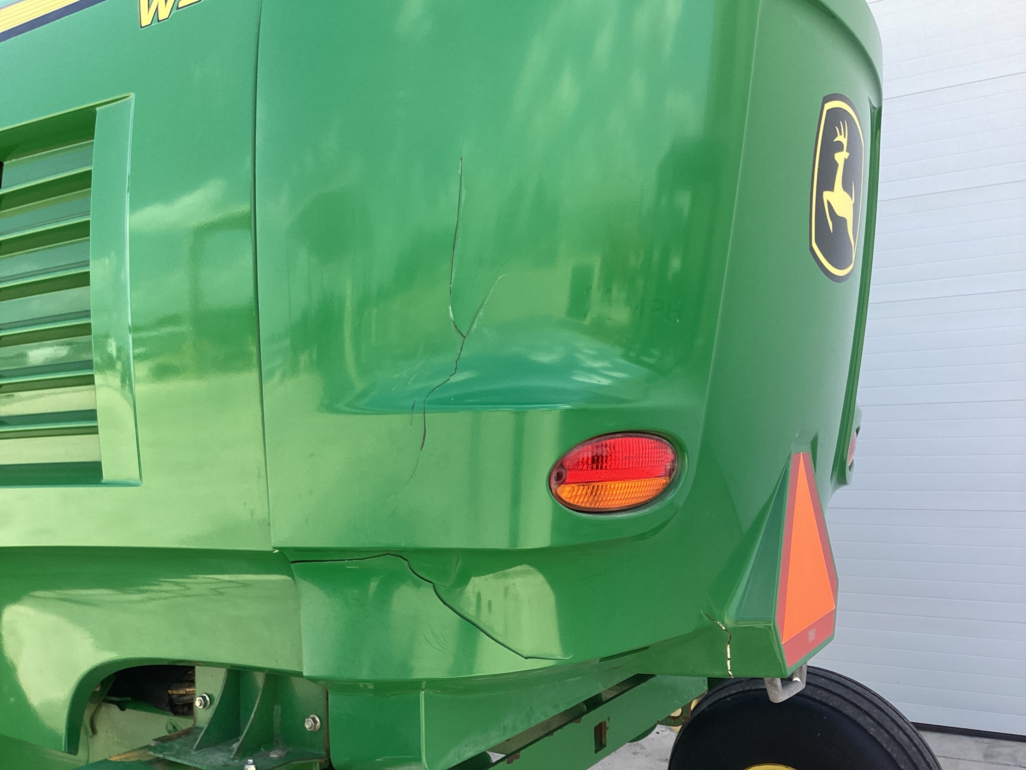 2016 John Deere W235 Image 29
