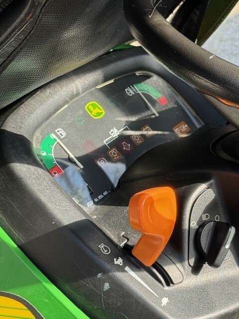 2004 John Deere X485 Image 8