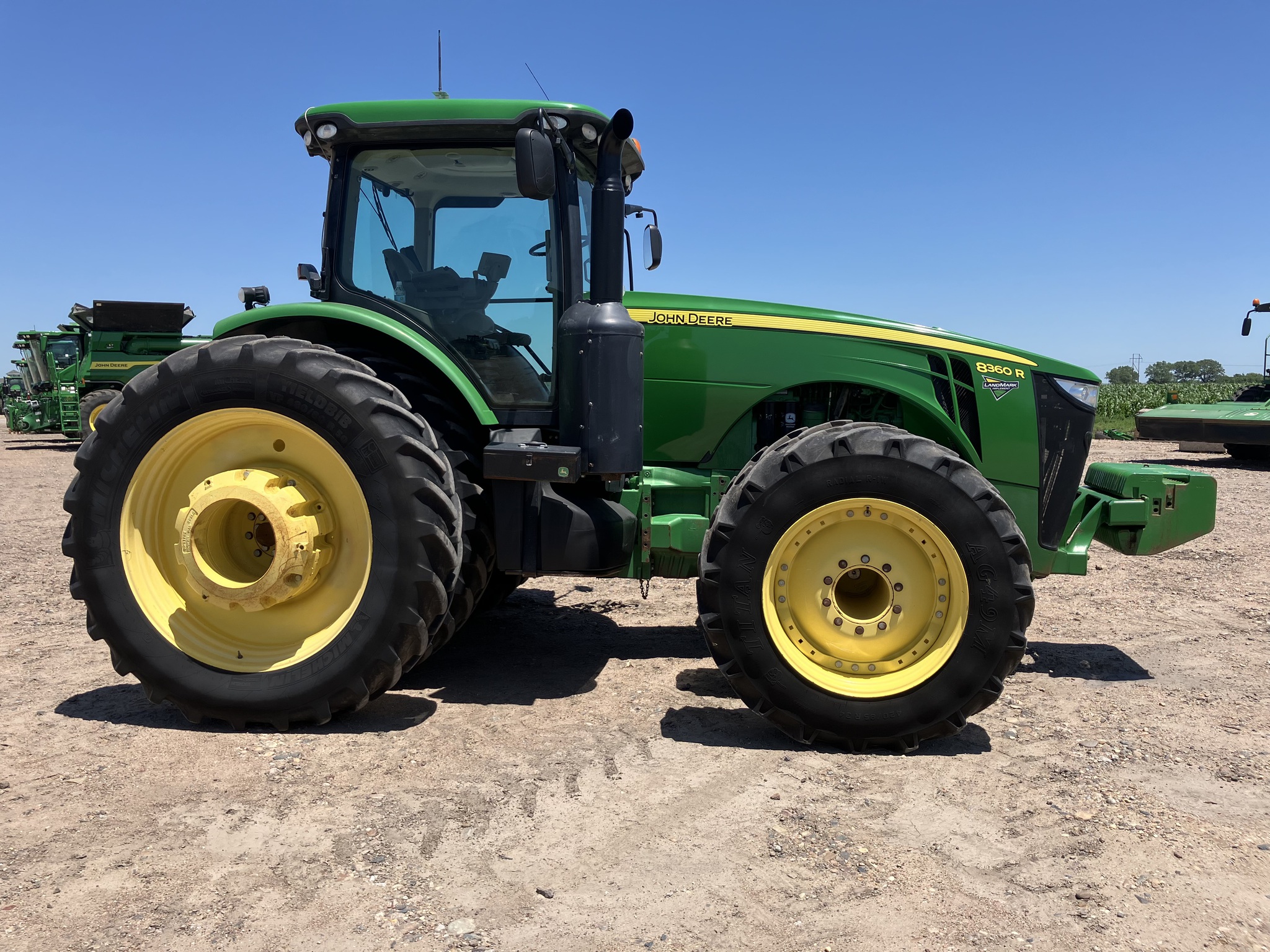 2011 John Deere 8360R Image 3