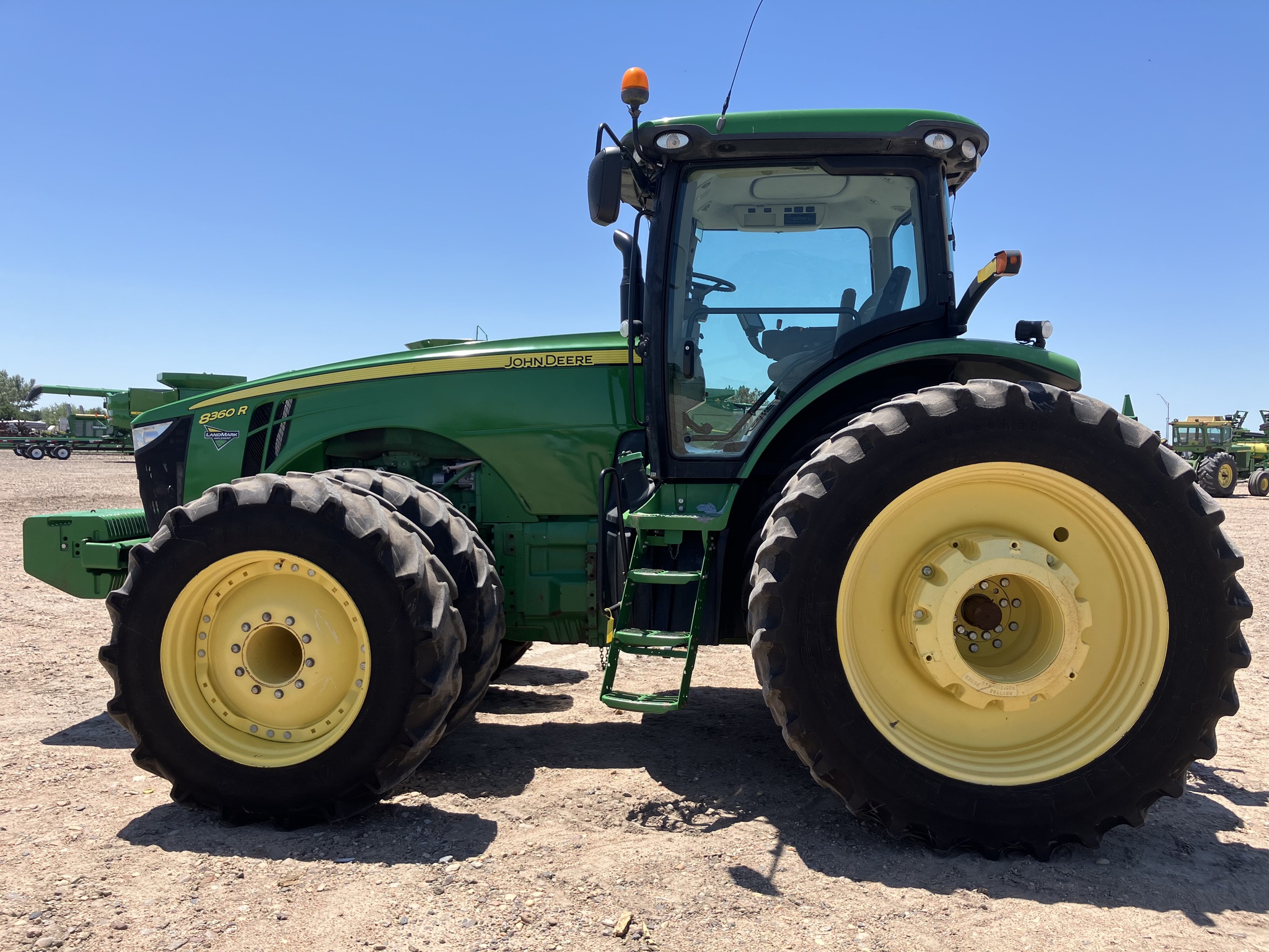2011 John Deere 8360R Image 7