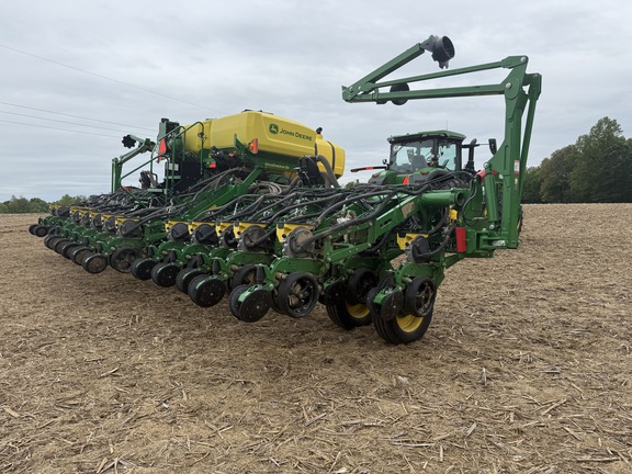 Photo of 2023 John Deere 1795
