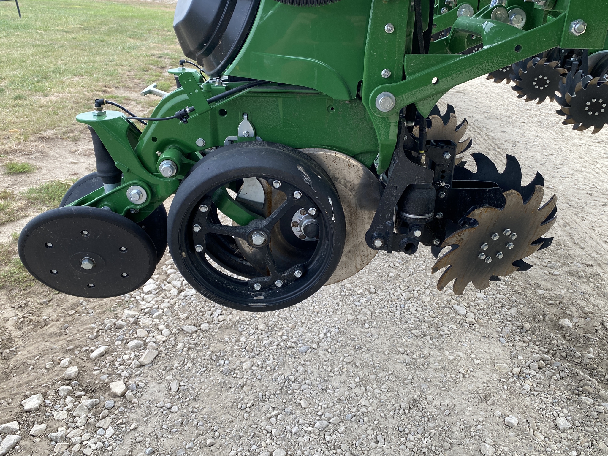 2025 John Deere 1775NT Image 11