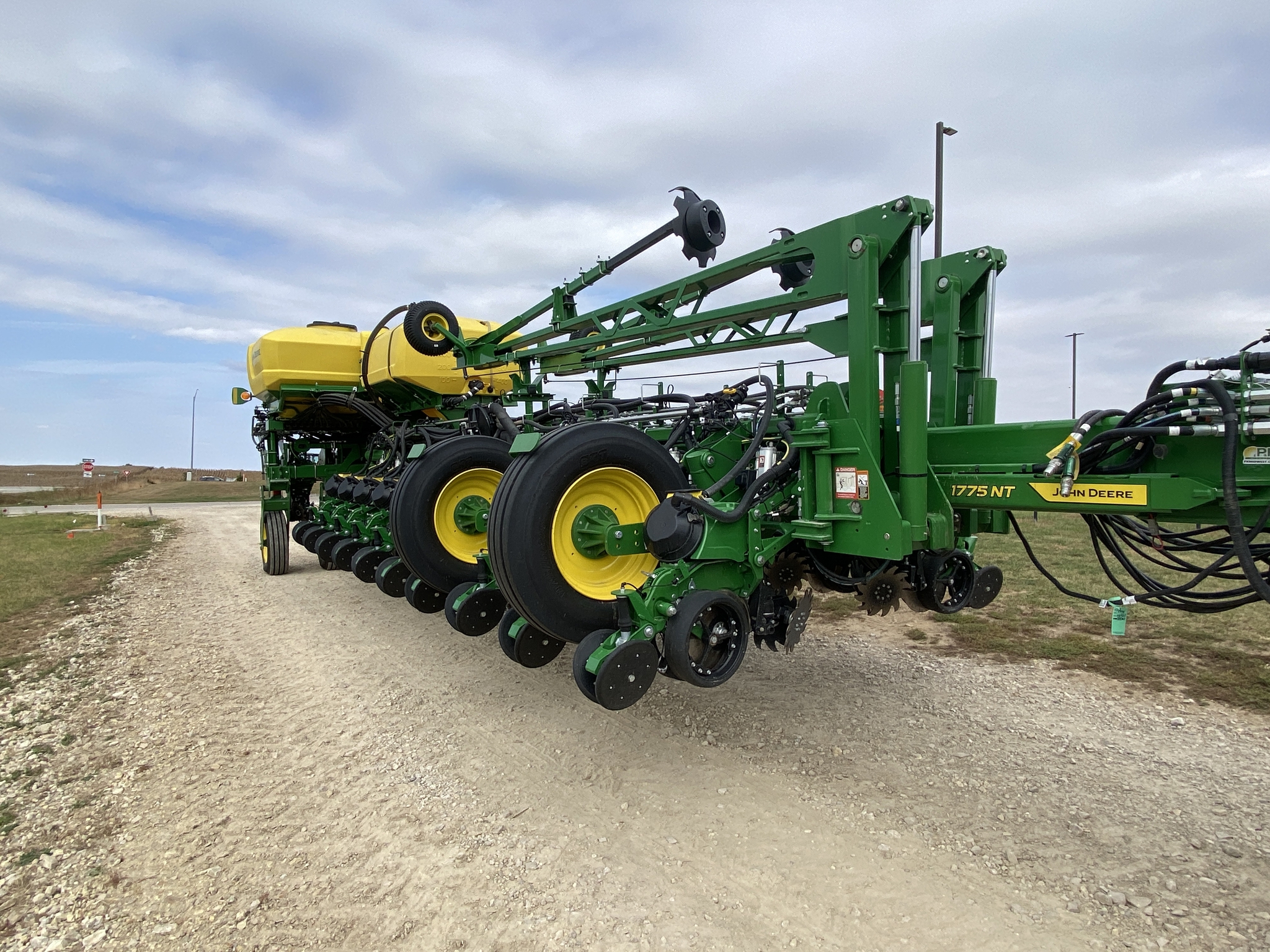 2025 John Deere 1775NT Image 7