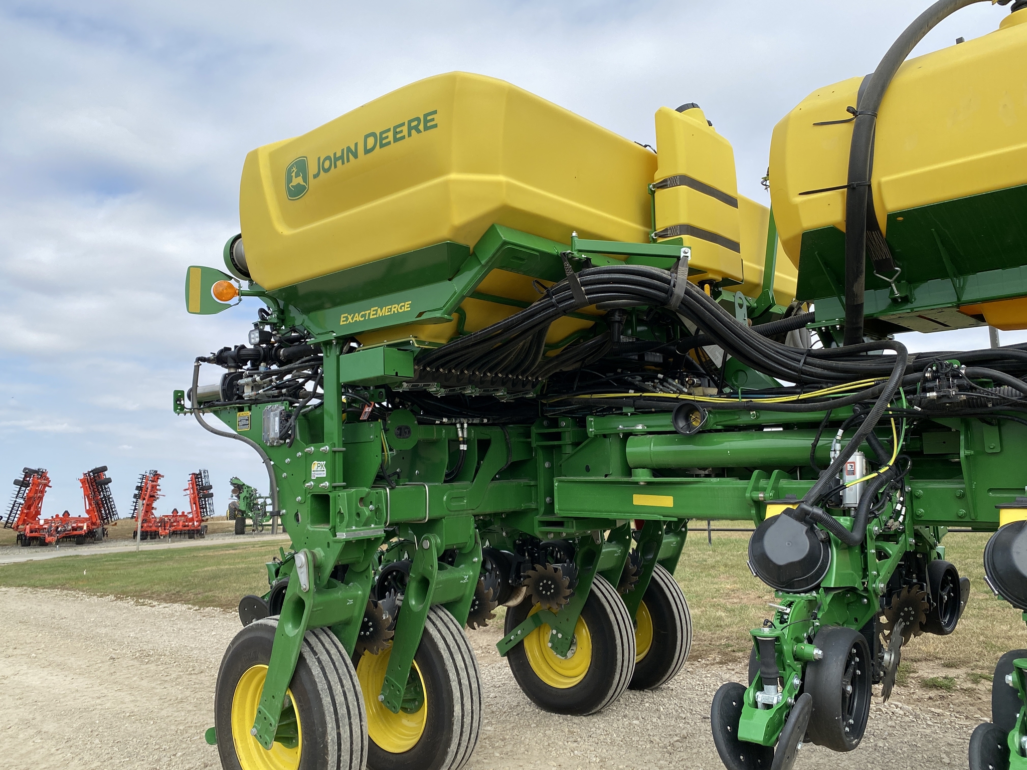 2025 John Deere 1775NT Image 10