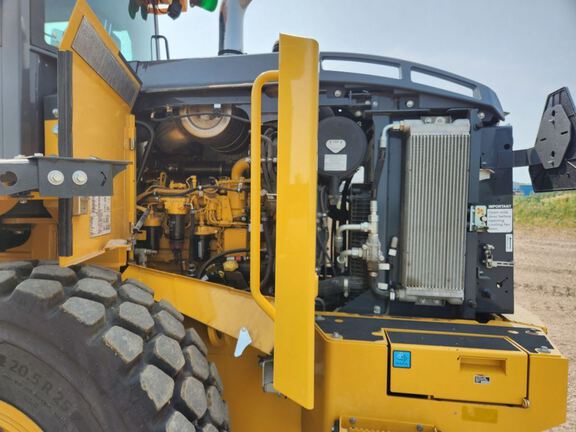 2024 John Deere 544P