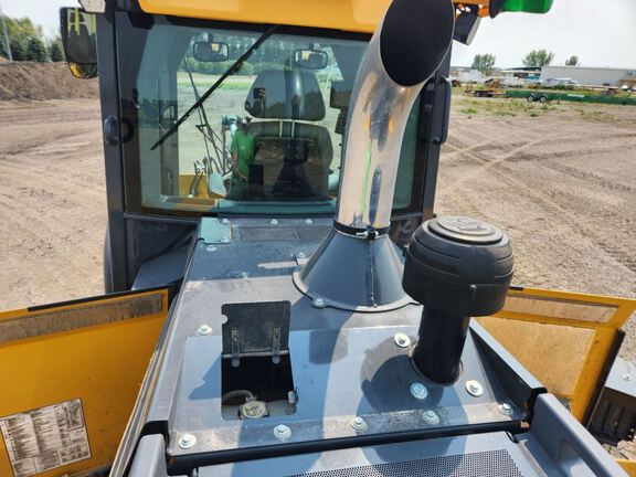 2024 John Deere 544P
