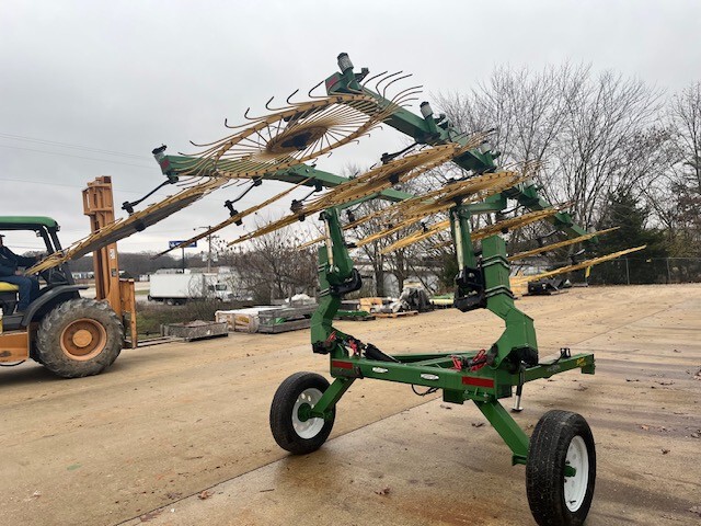  2016 Ogden HR12 at Heritage Tractor in West Plains, MO