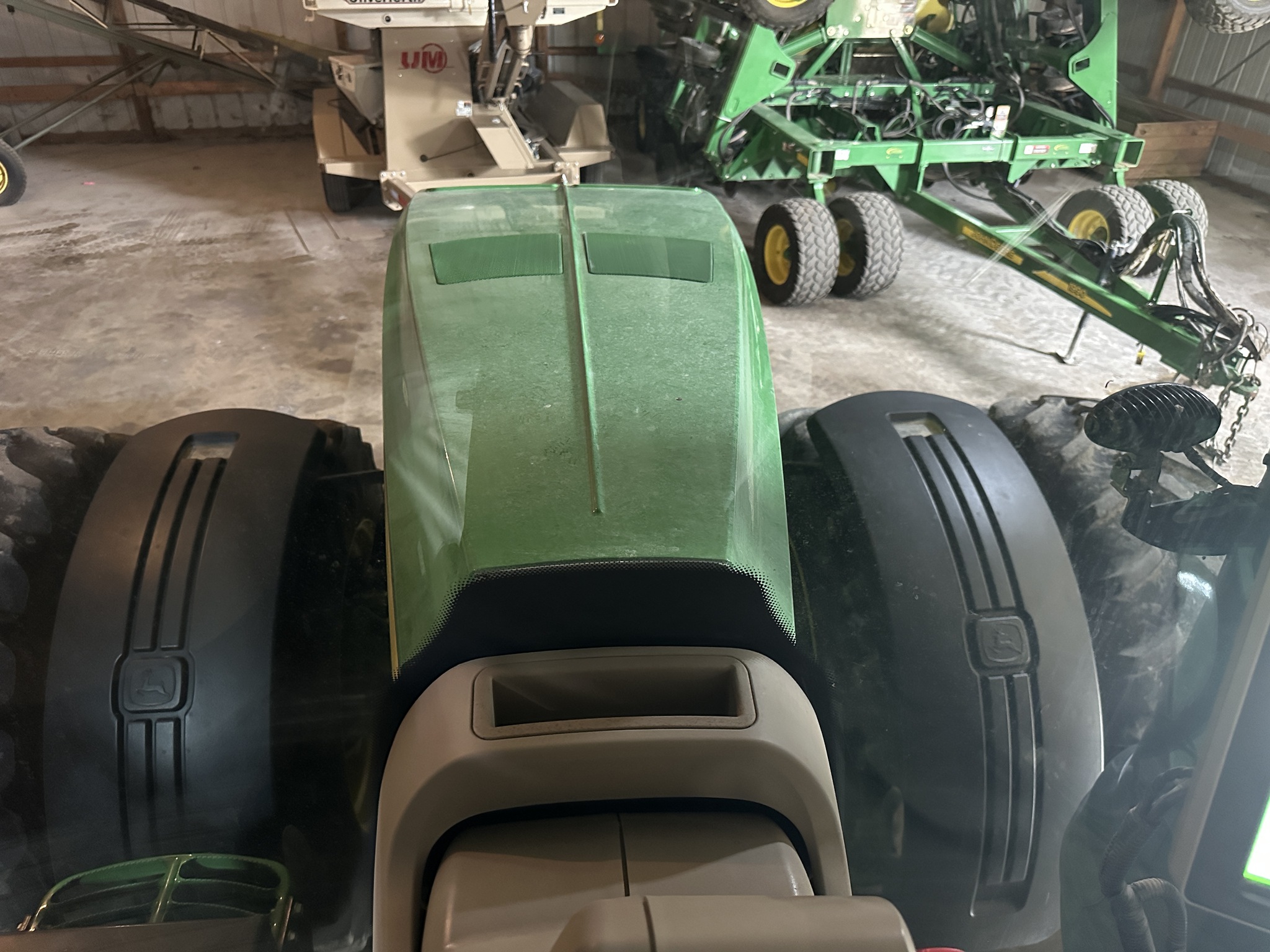 2014 John Deere 8320R Image 8