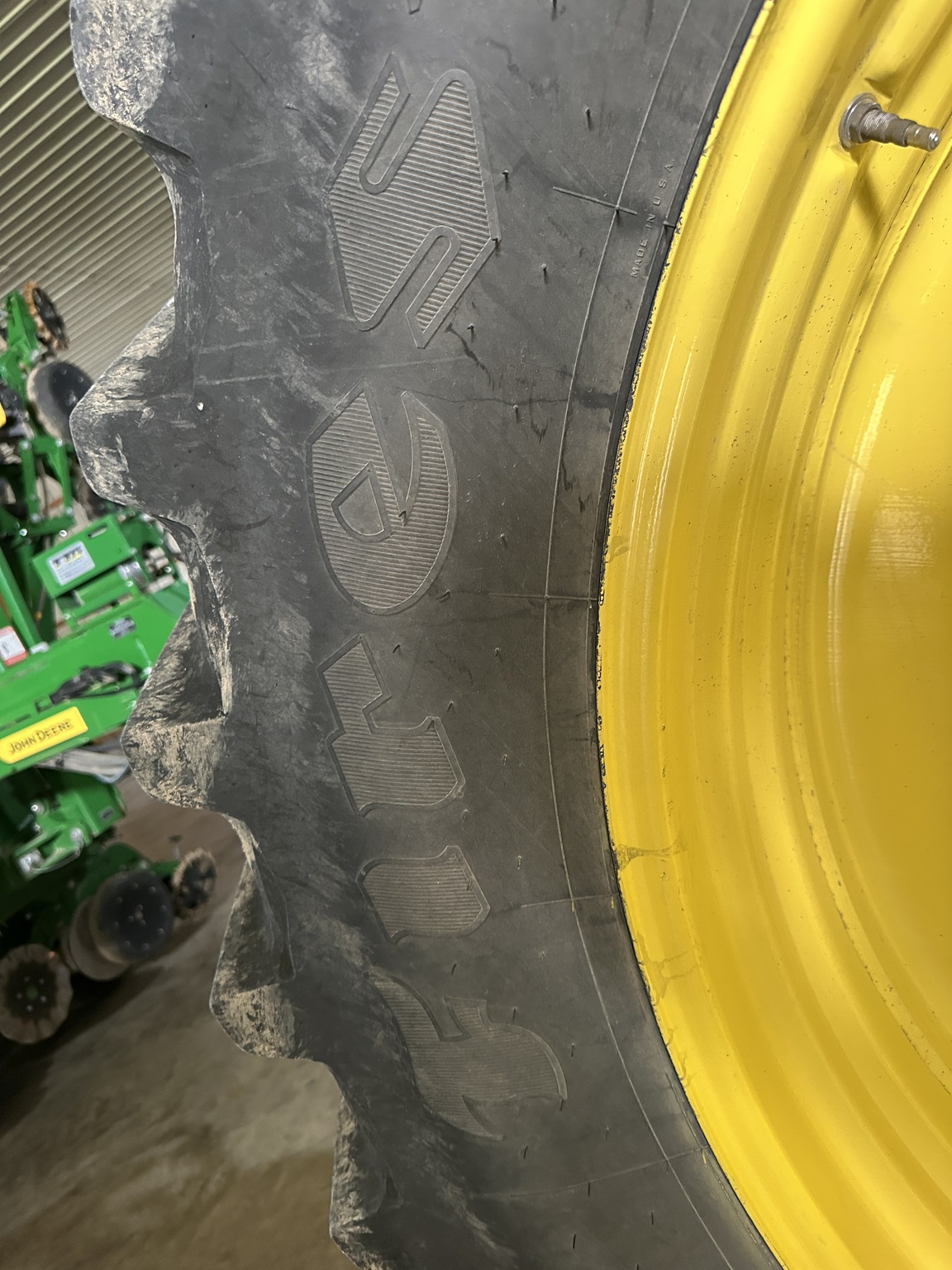 2014 John Deere 8320R Image 19