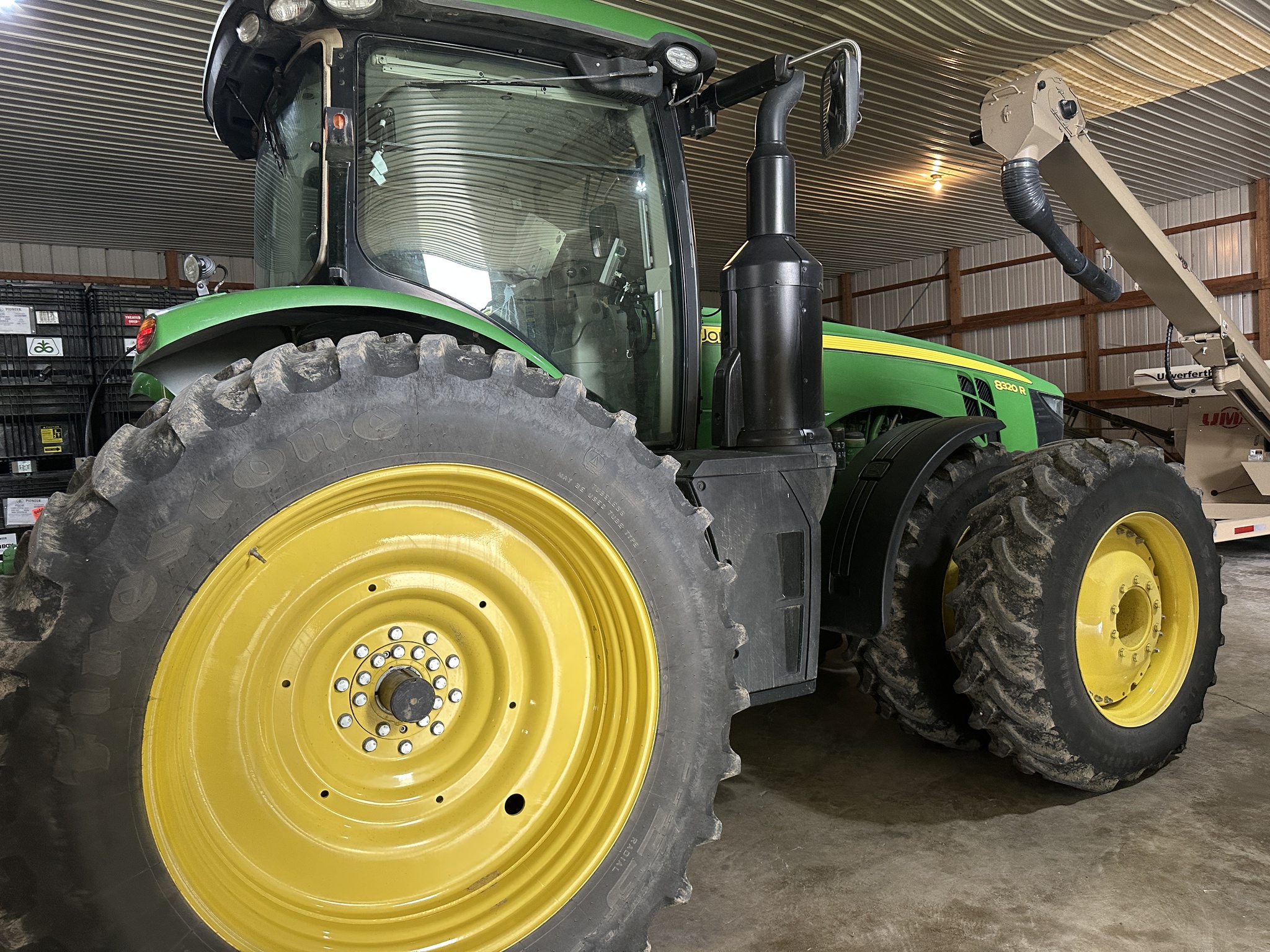 2014 John Deere 8320R Image 3