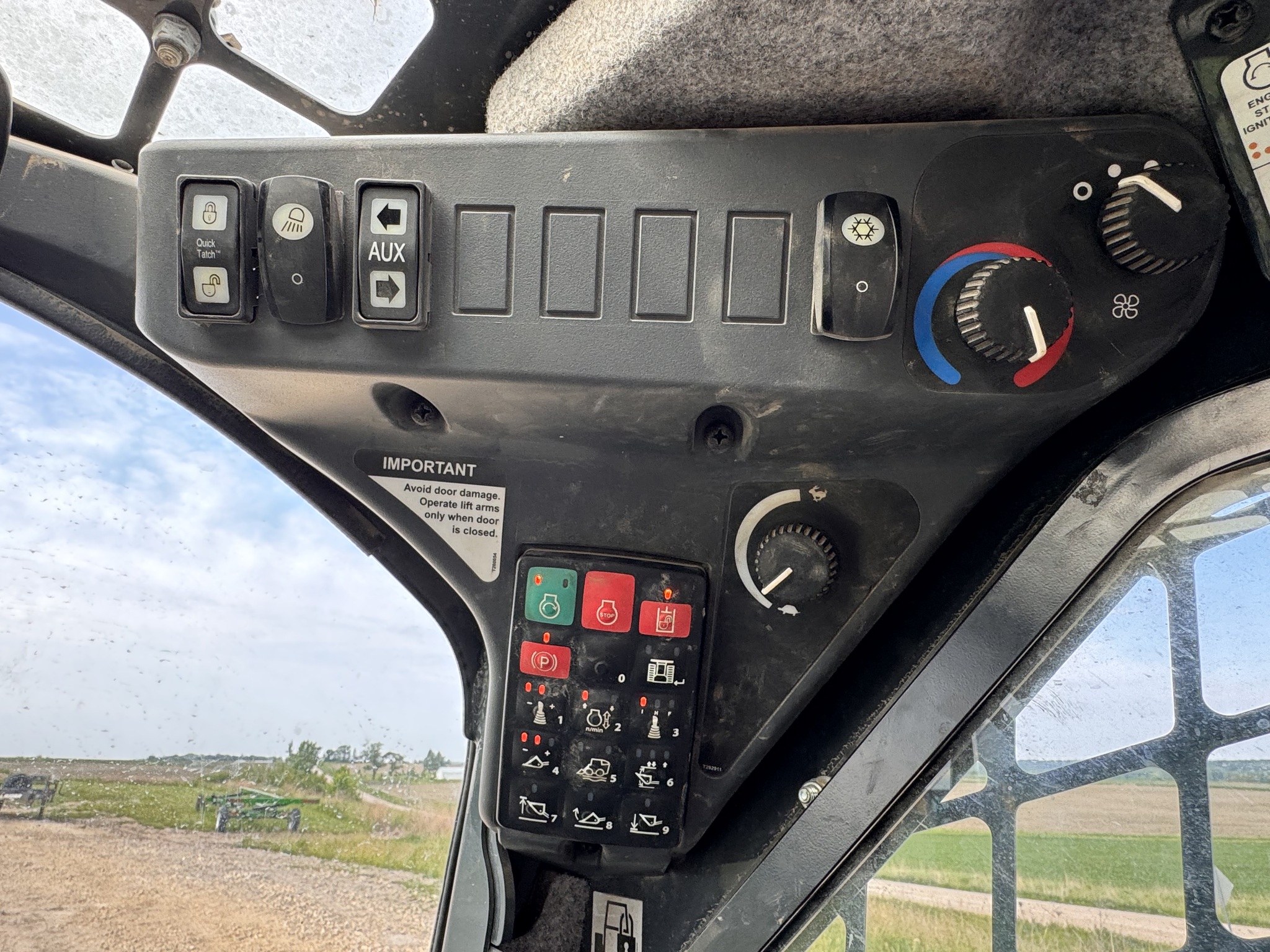 2023 John Deere 333G Image 14