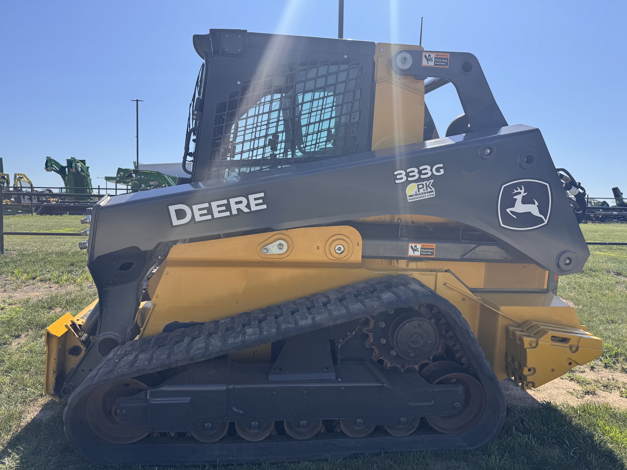 2023 John Deere 333G Image 6