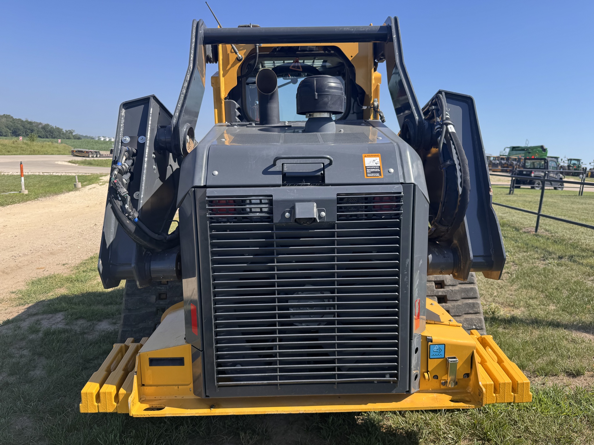 2023 John Deere 333G Image 7