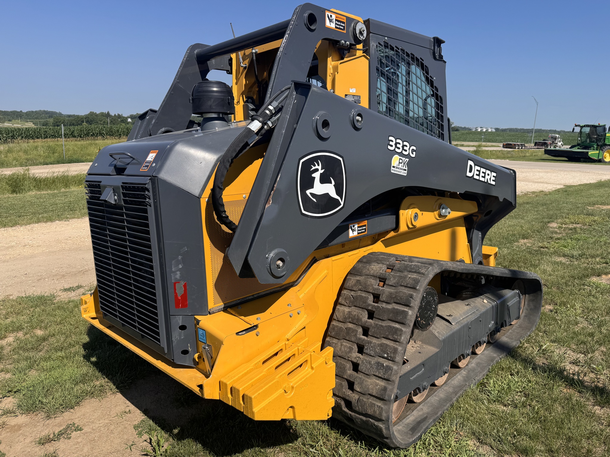 2023 John Deere 333G Image 8