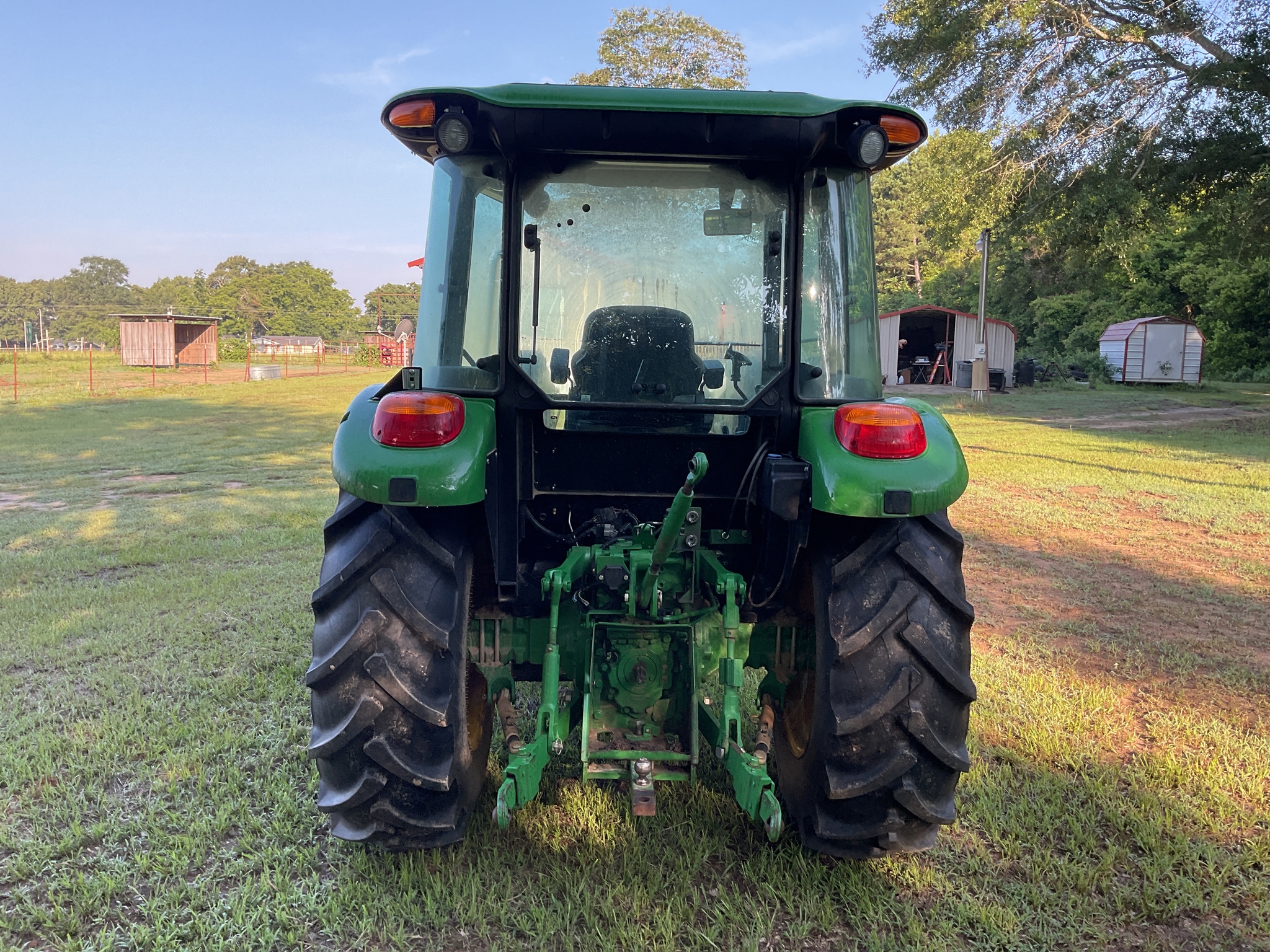 2022 John Deere 5075E Image 9