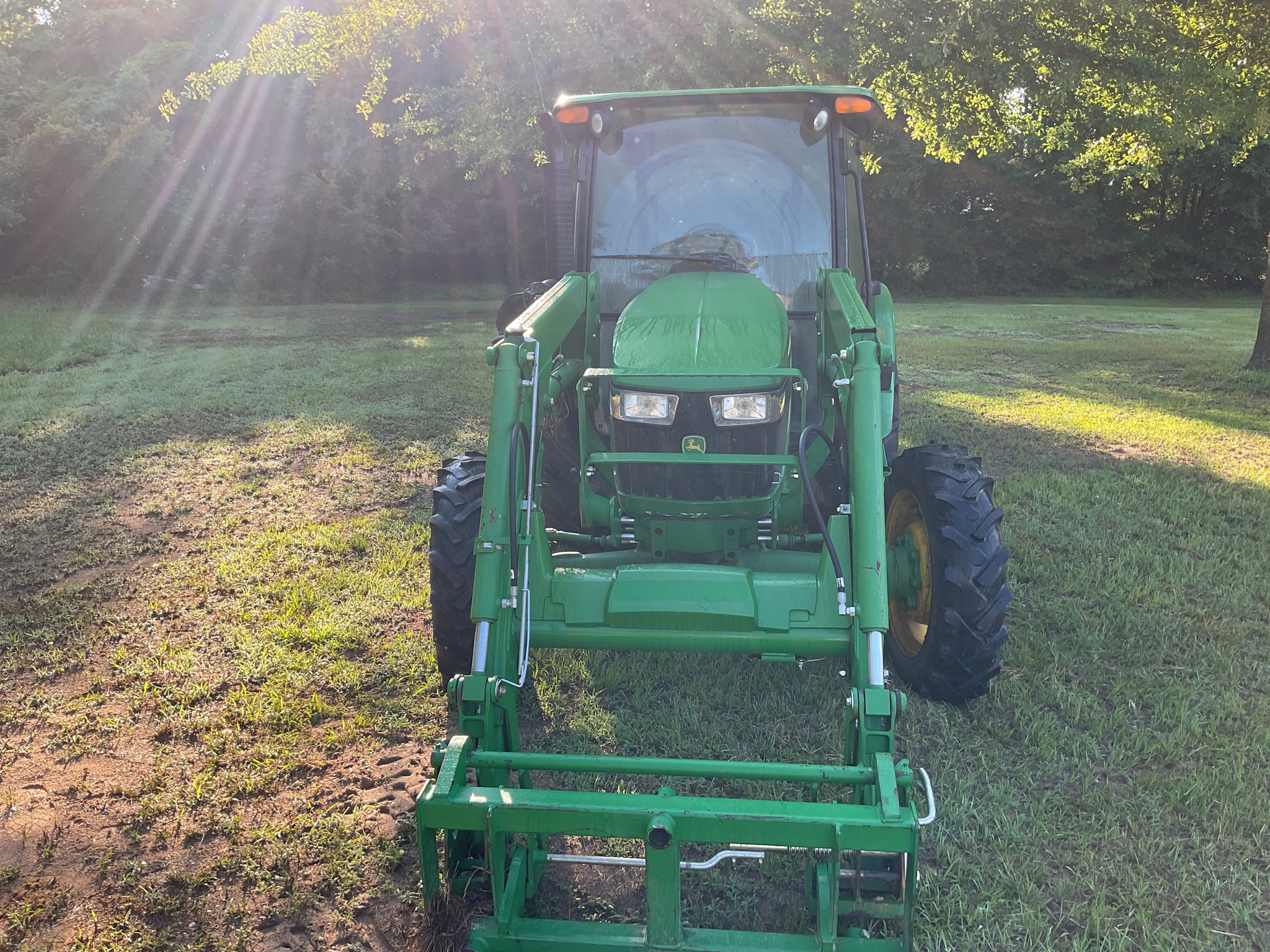 2022 John Deere 5075E Image 4