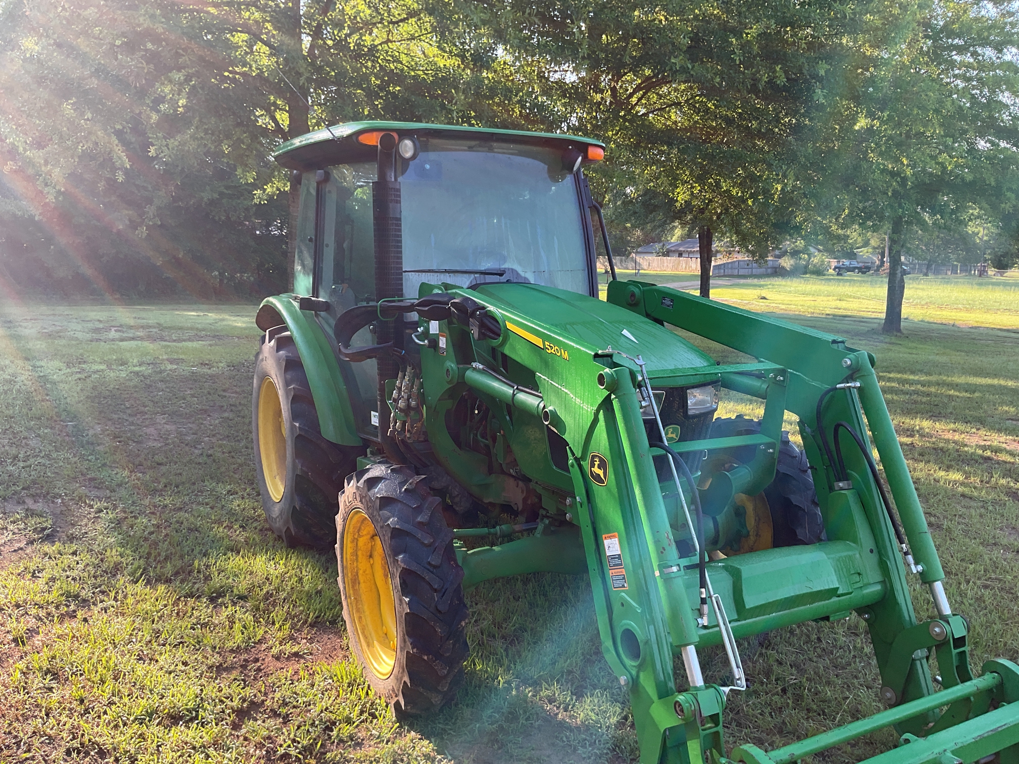 2022 John Deere 5075E Image 6